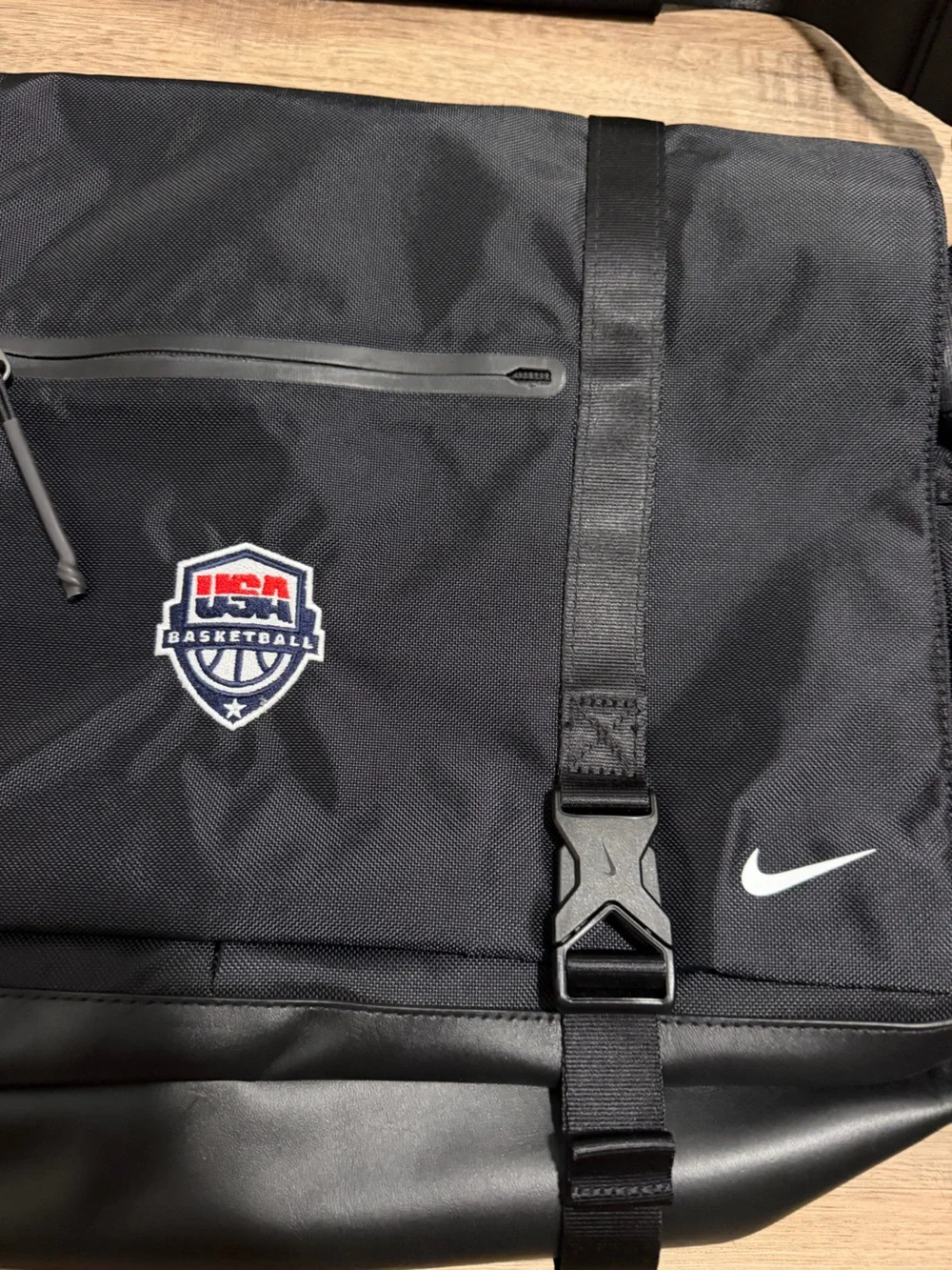 NWT Nike Official Team USA Basketball Olympics  Shoulder Messenger Laptop Bag
